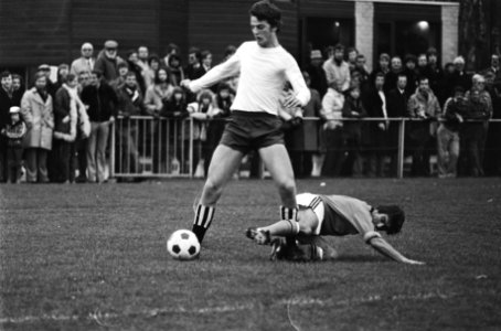 Koninklijke HFC tegen Oud Internationals in Haarlem (voetbal) Frits Flinkevleug, Bestanddeelnr 929-5065