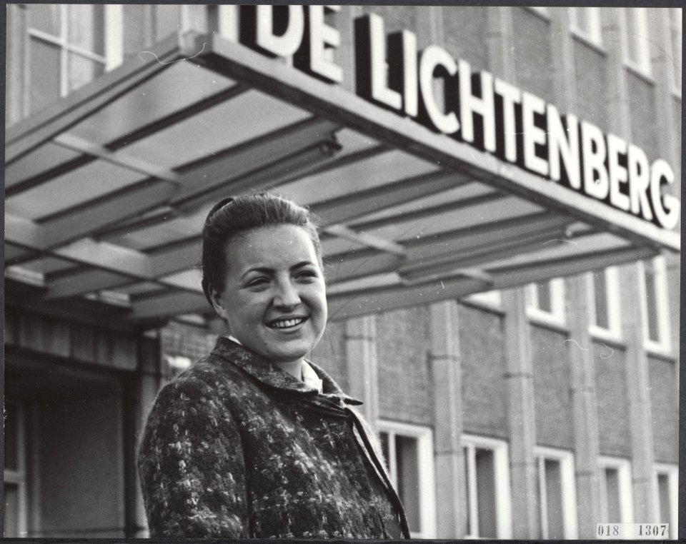 Koninklijk huis, prinsessen, verpleegkundigen, Lichtenberg De, Margriet, prinse, Bestanddeelnr 018-1307