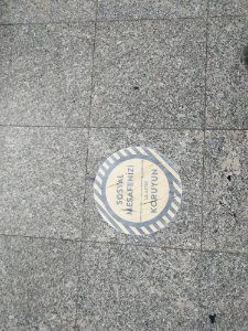 Konya İl Halk Kütüphanesi'nde sosyal mesafe uyarısı