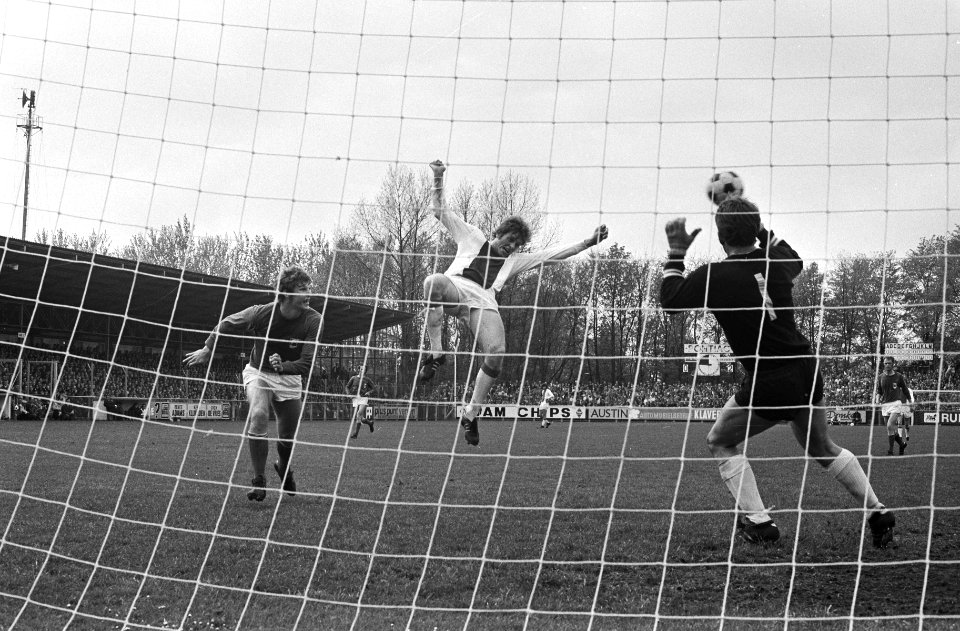 Kopbal van Arie Haan (Ajax), Bestanddeelnr 924-5342