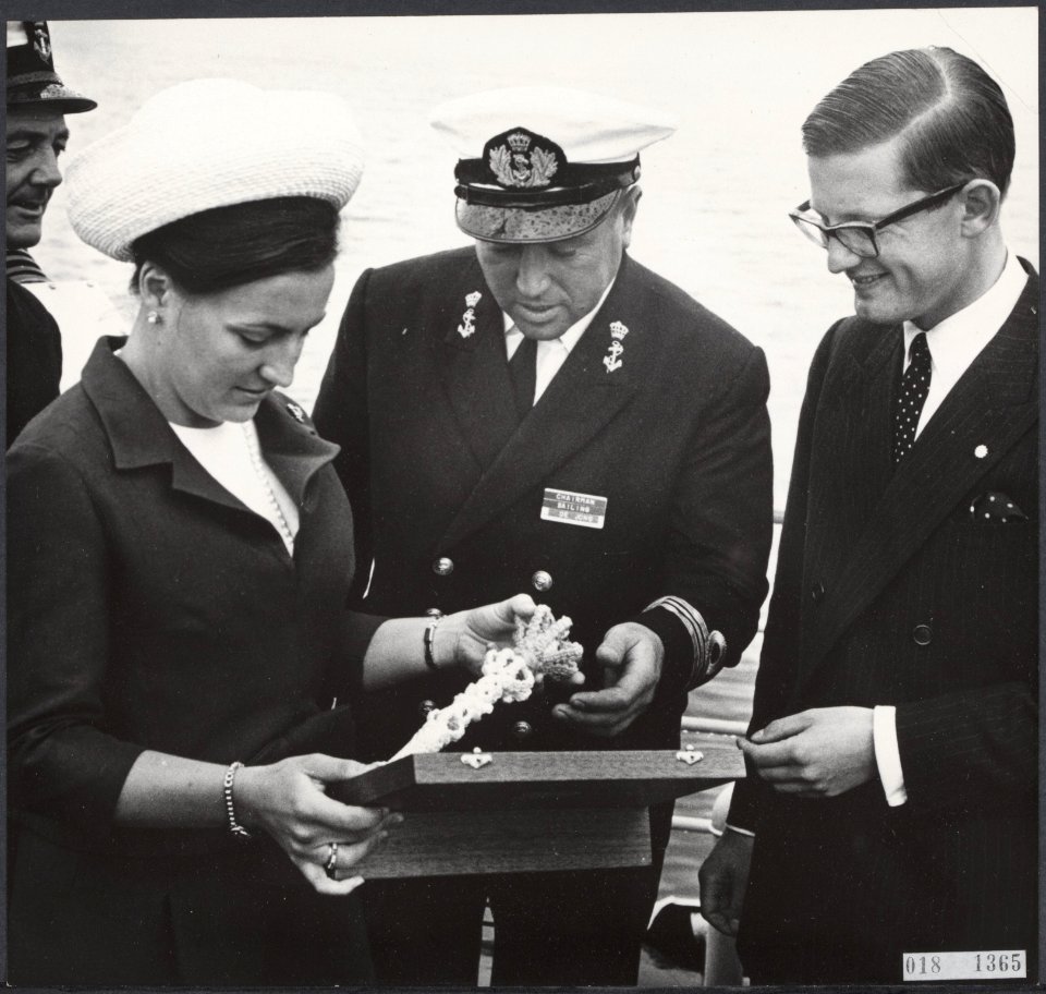 Koninklijk huis, prinsessen, zeilers, militairen, Ijsselmeer, International Seaw, Bestanddeelnr 018-1365