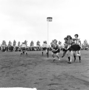 Korfbal Luto tegen Ons Eibernest 4-3, spelmoment, Bestanddeelnr 917-8245
