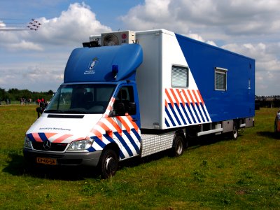 Koninklijke Marechaussee Mercedes 416CDI with trailer