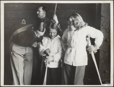 Koninklijk huis, prinsessen, prinsen, wintersport, skien, Beatrix, prinses, Bern, Bestanddeelnr 019-1043