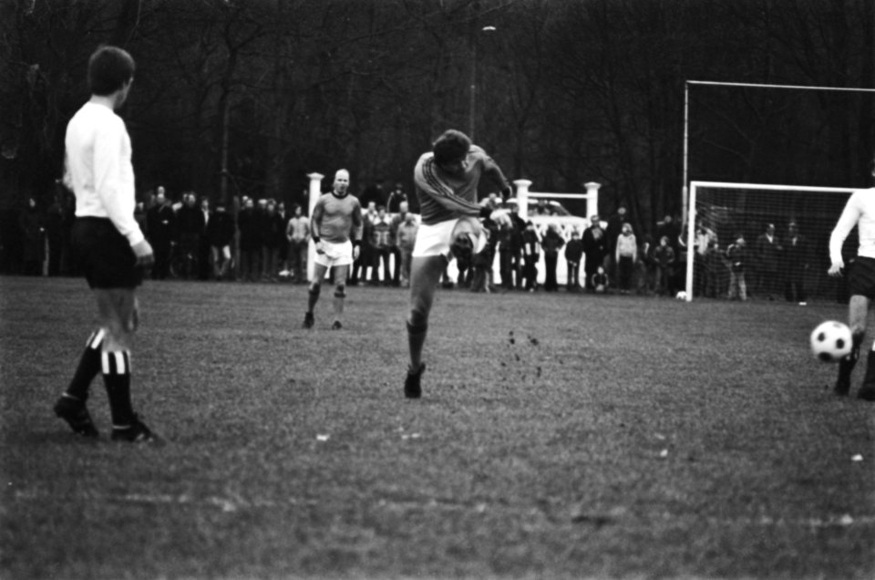 Koninklijke HFC tegen Oud Internationals in Haarlem, Bestanddeelnr 929-5067