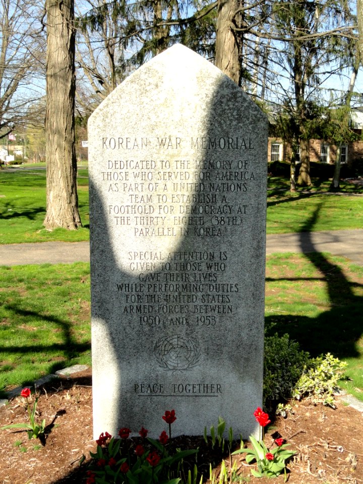 Korean War Memorial - Village Green - Bloomfield, CT - DSC09395
