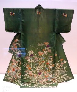 Kosode (garment with small wrist openings), Edo period, 18th century, design of autumn grasses and brushwood fences in water on light green chirimen crepe ground - Tokyo National Museum - DSC06215