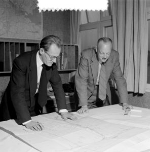 Kopstukken tunnelbouw Amsterdam, technisch hoofd Th Gerner (l) H Kuin (r), Bestanddeelnr 907-5372