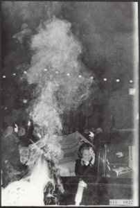 Koninklijk huis, prinsessen, theaters, Beatrix, prinses, Lange Vijverberg, Bestanddeelnr 018-0037