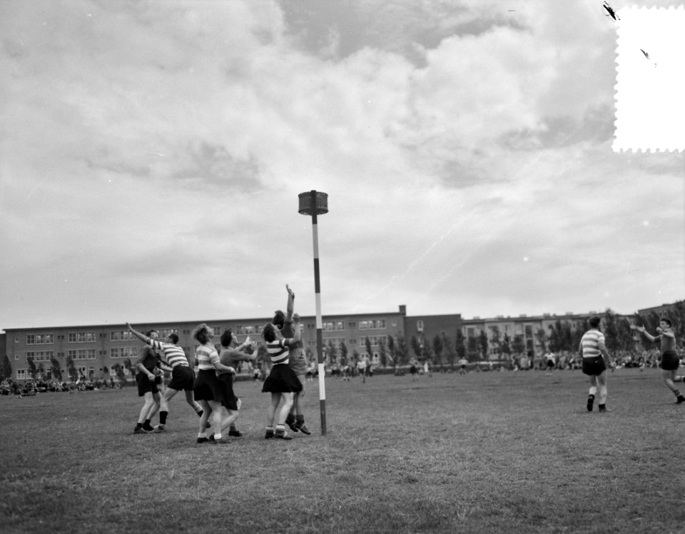 Korfbal Het Zuiden tegen Blauw-Wit, spelen, Bestanddeelnr 906-5651