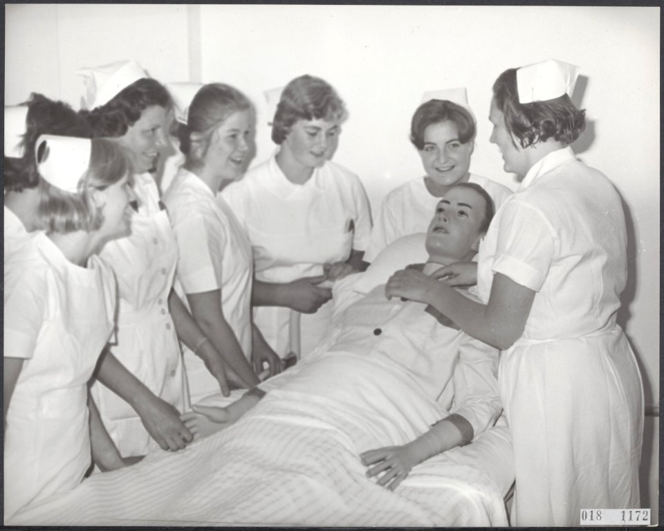 Koninklijk huis, prinsessen, verpleegkundigen, patienten, Lichtenberg, De, Margr, Bestanddeelnr 018-1172
