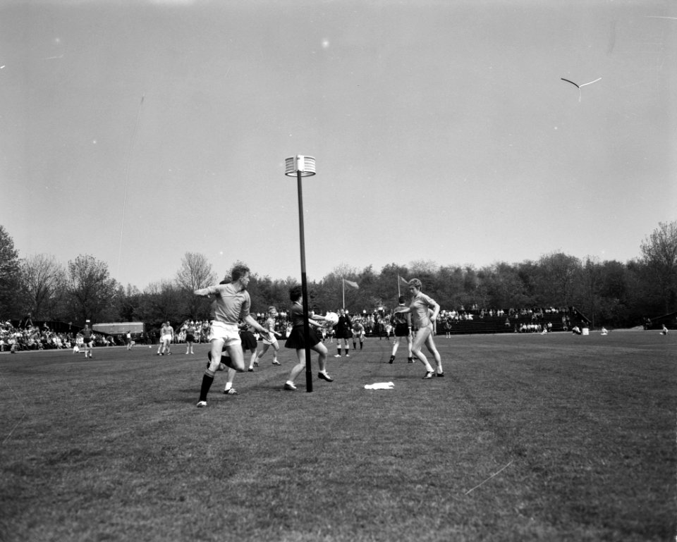 Korfbal Nederland tegen Belgie in Wagner Stadion Amstelveen Speelmoment, Bestanddeelnr 915-1956
