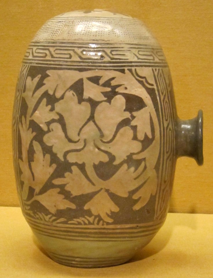 Korean punch'ong ware pear-shaped wine bottle, Choson dynasty, second half of 15th century, stoneware with glaze and white slip decoration, HAA