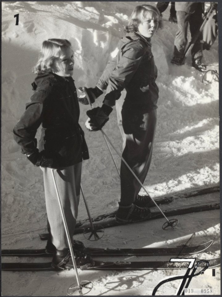 Koninklijk huis, prinsessen, wintersport, skien, Beatrix, prinses, Irene, prinse, Bestanddeelnr 019-0958