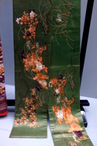 Kosode and obi, view 3, Edo period, 19th c. - kosode, house, fan, and landscape design on purple chirimen crepe background - obi, autumn grass design on light green satin ground - Tokyo National Museum - DSC06019
