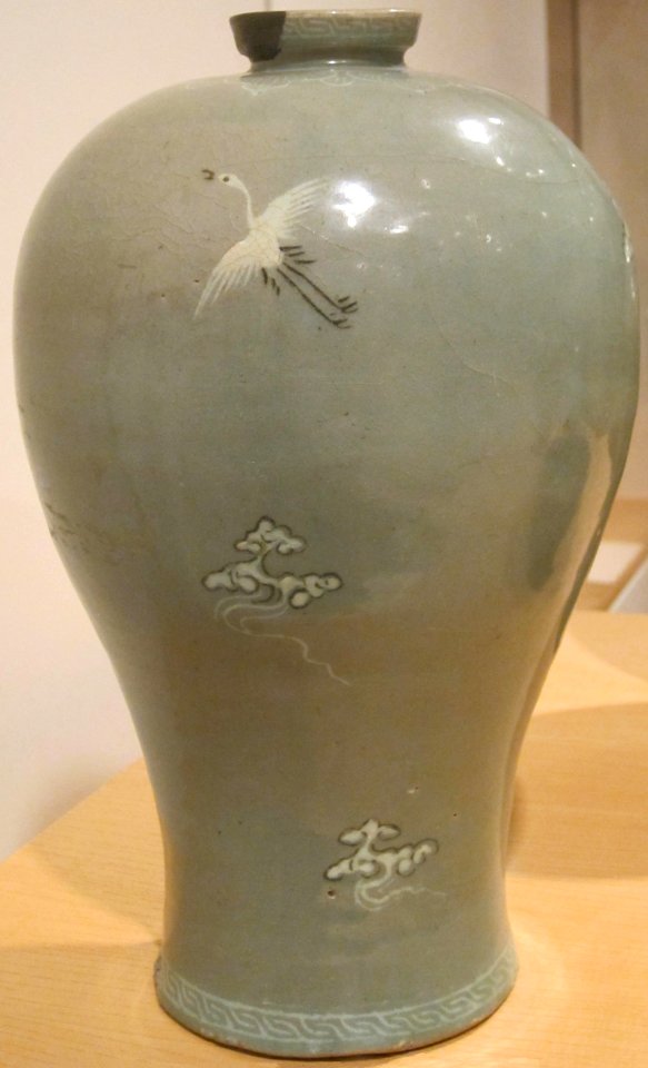 Korean plum blossom vase, Koryo dynasty, 12th century, stoneware with celadon glaze and black and white slip inlay, HAA