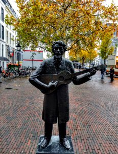 Koos Speenhoff standbeeld