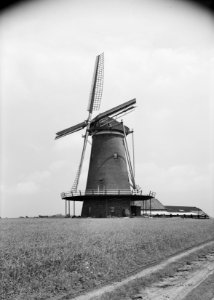 Korenmolen, genaamd De Hollandsche Molen te Neede, provincie Gelderland Rond st, Bestanddeelnr 162-1238