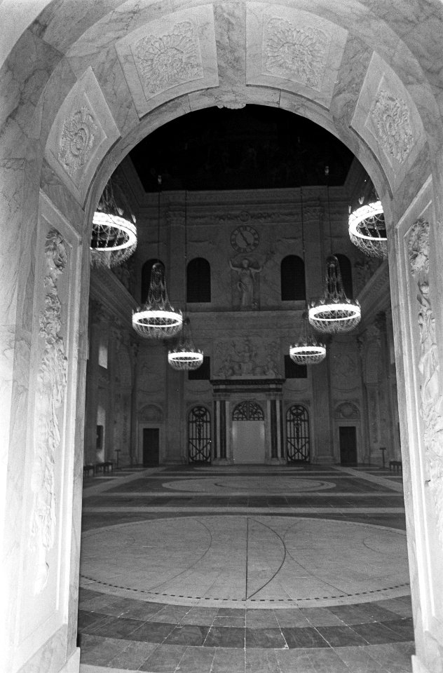 Koninklijk Paleis op de Dam na de restauratie. Doorkijkje naar de Burgerzaal, Bestanddeelnr 921-2835