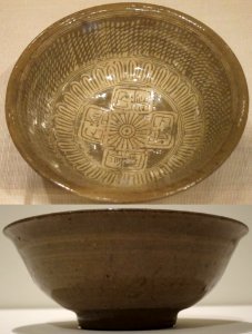 Korean bowl, 15th century, punch'ong glazed stoneware with white slip, Honolulu Academy of Arts (4) photo