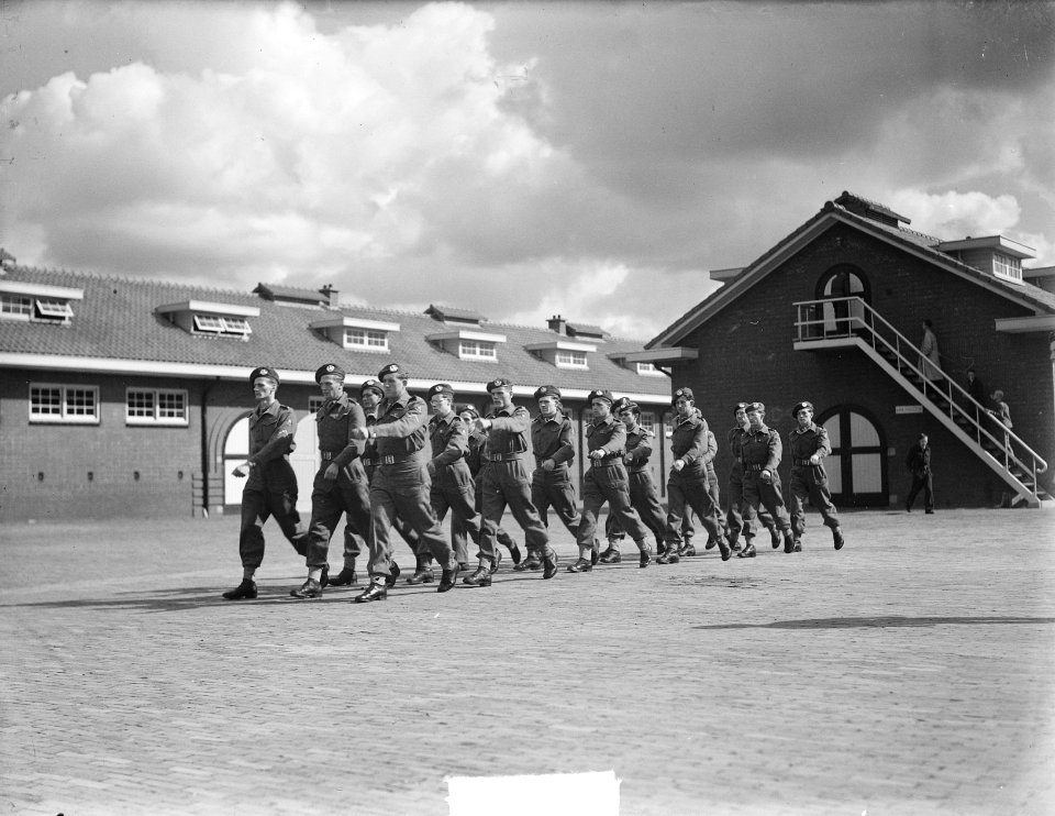 Korea vrijwilligers oefenen, Bestanddeelnr 904-1940