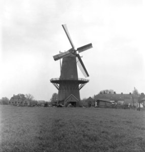 Koren-houtzaagmolen Agneta te Ruurlo, provincie Gelderland Rond stenen stellin…, Bestanddeelnr 251-8456