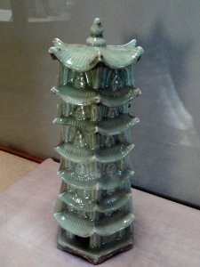 Korean celadon pagoda, offering from Toyotomi Hideyoshi (1537-1598) - Treasure Hall, Itsukushima Shinto Shrine (Miyajima) - DSC02244