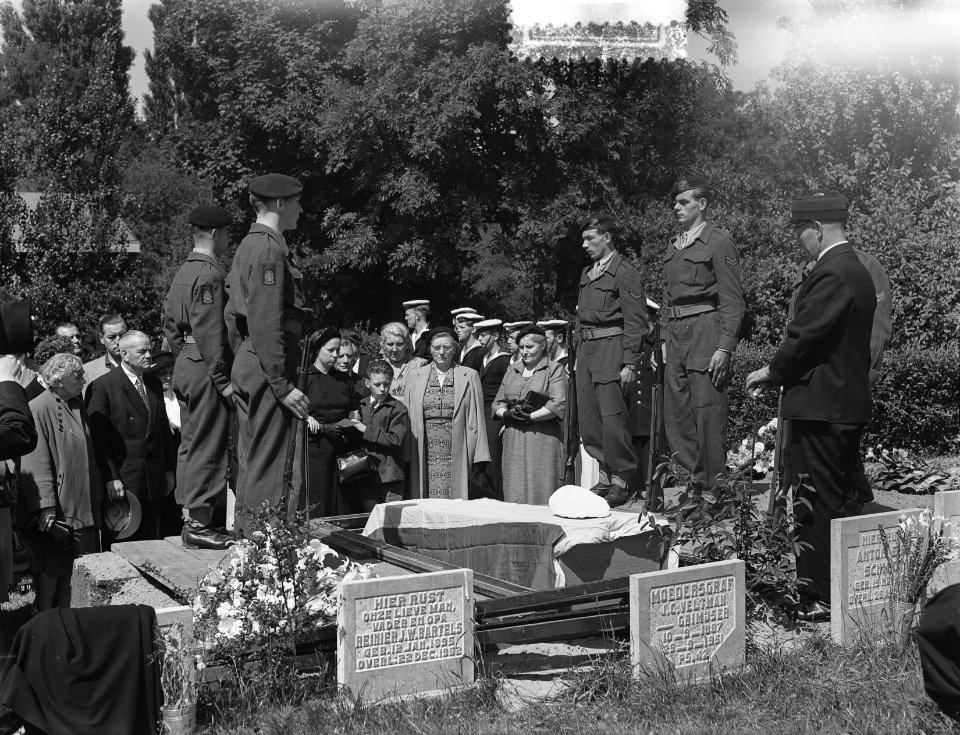 Kordelaar, A. van, Bestanddeelnr 905-8715