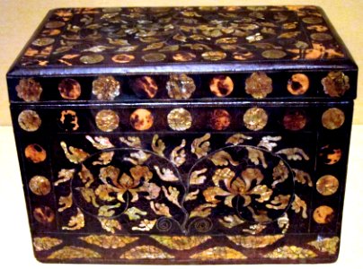 Korean covered lacquer box, mid to late 18th century, lacquer, mother of pearl, tortoise shell and silk, HAA photo