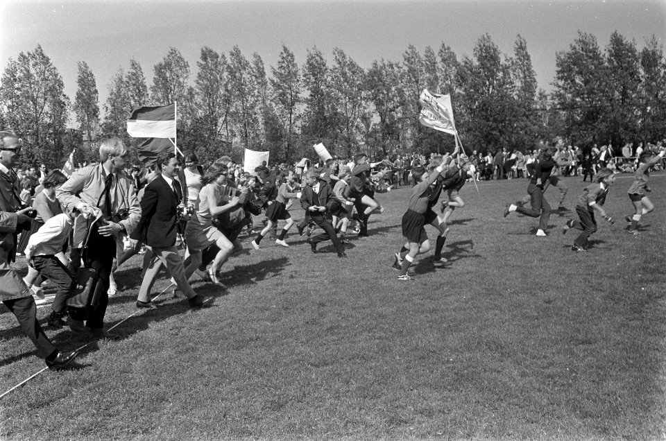 Korfbal, Ons Eibernest kampioen van Nederland, Bestanddeelnr 920-3335