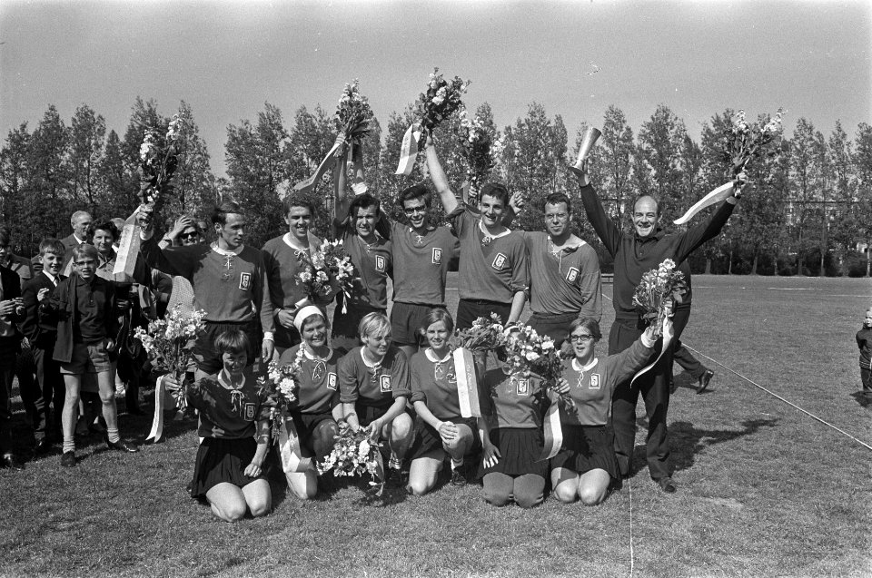 Korfbal, Ons Eibernest kampioen van Nederland, het winnend twaalftal, Bestanddeelnr 920-3333