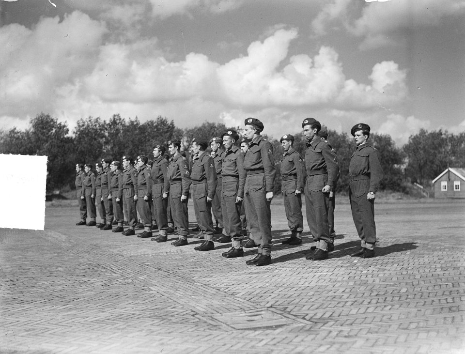 Korea vrijwilligers oefenen, Bestanddeelnr 904-1941