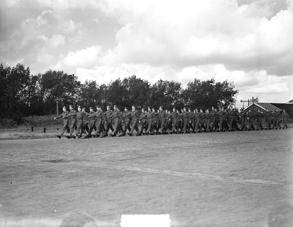Korea vrijwilligers oefenen, Bestanddeelnr 904-1938