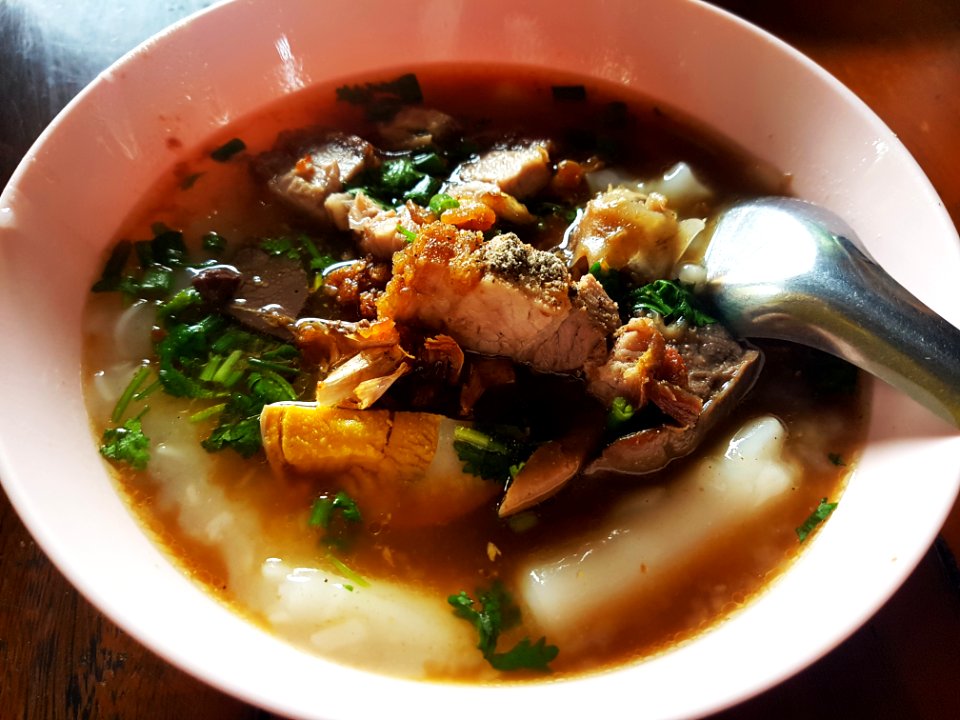 Kuaichap (rolled noodle soup with intestines), Chiang Mai, 2018-07-28 (4)