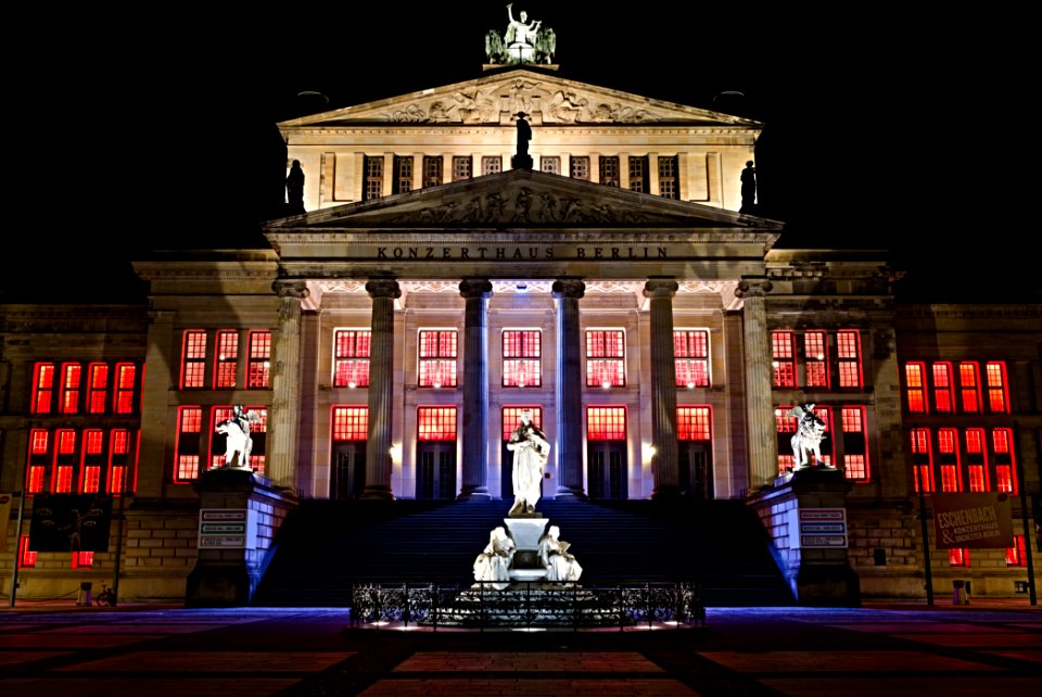 Konzerthaus Berlin at night 2021-01-17 pixel shift 02