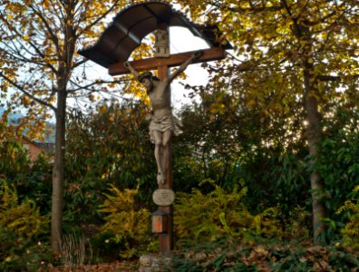 Kruzifix am Pfarrplatz in Hall