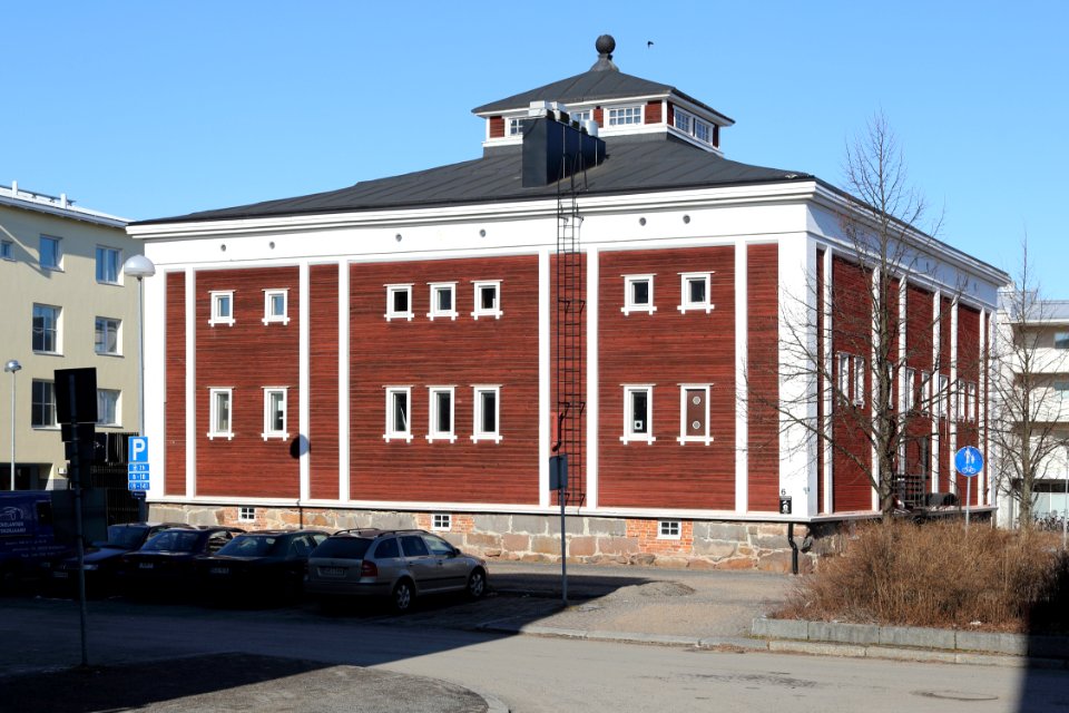 Kruunumakasiini Oulu 20170429