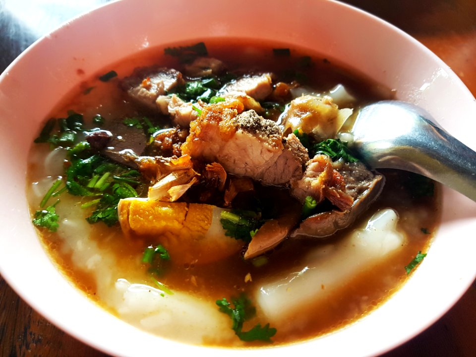 Kuaichap (rolled noodle soup with intestines), Chiang Mai, 2018-07-28 (5)