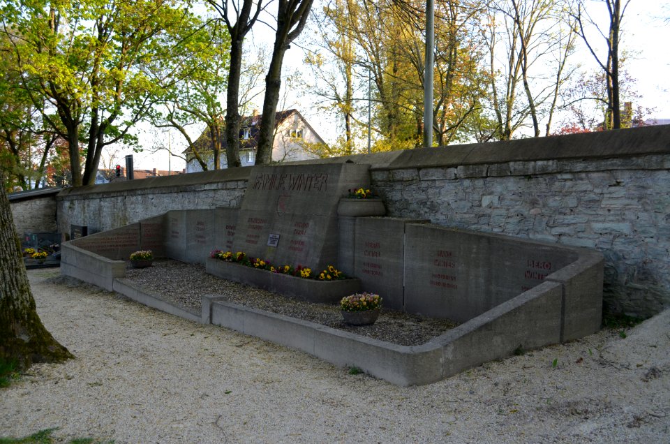 Kronberg, Friedhof, Grab Winter (2)