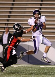 Offense leaping game photo