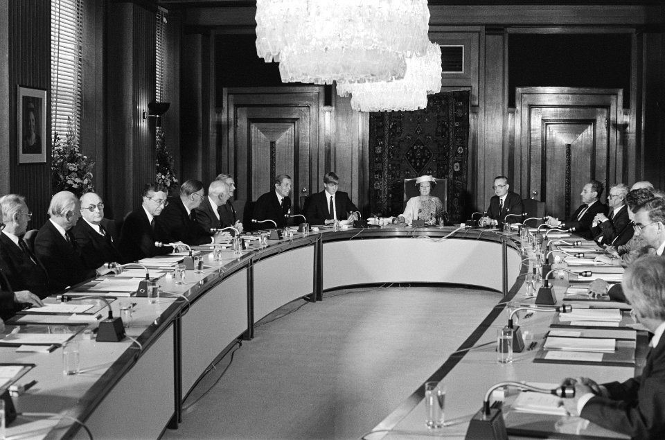 Kroonprins Willem Alexander lid van Raad van State overzicht, Bestanddeelnr 933-3690