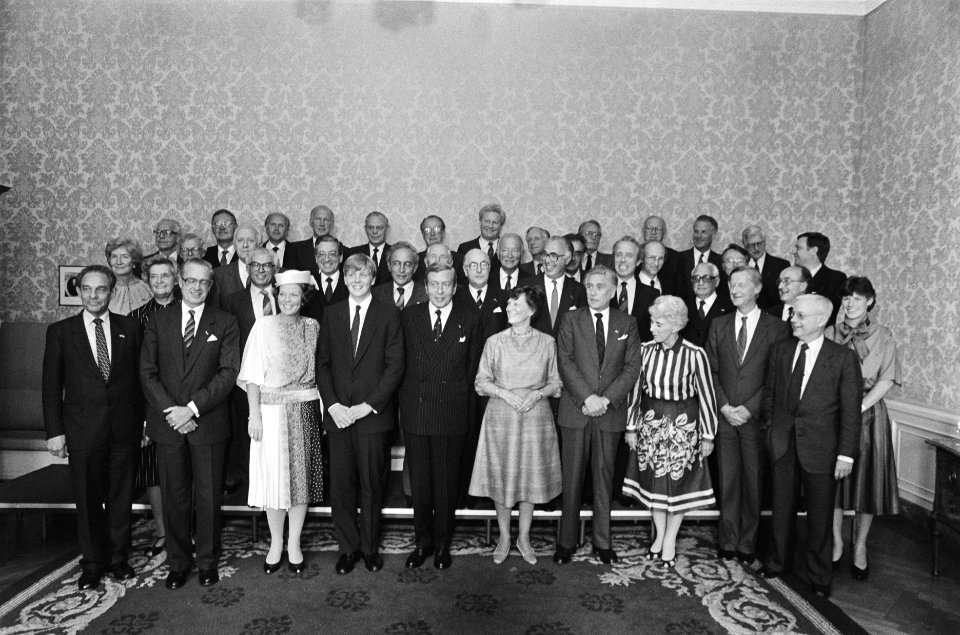 Kroonprins Willem Alexander lid van Raad van State groepsfoto, Bestanddeelnr 933-3691