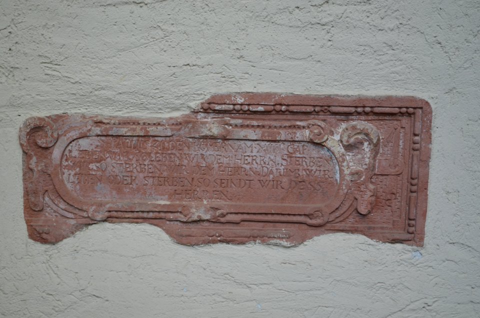 Kronberg, Stadtkirche St. Johann, Grabstein (3)