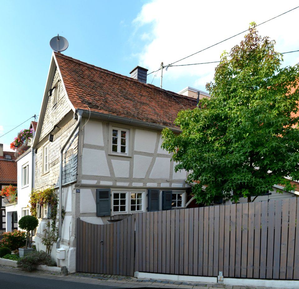 Kronberg, Talstraße 24