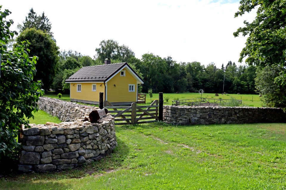 Kuivastu village 5