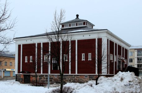 Kruunumakasiini Oulu 20150305