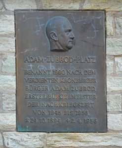 Kronberg, Plakette Adam-Zubrod-Platz