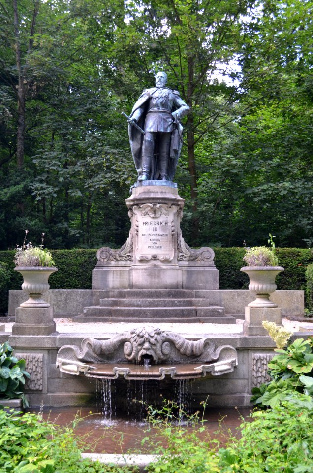 Kronberg, Victoriapark, Kaiser Friedrich-Denkmal (2)