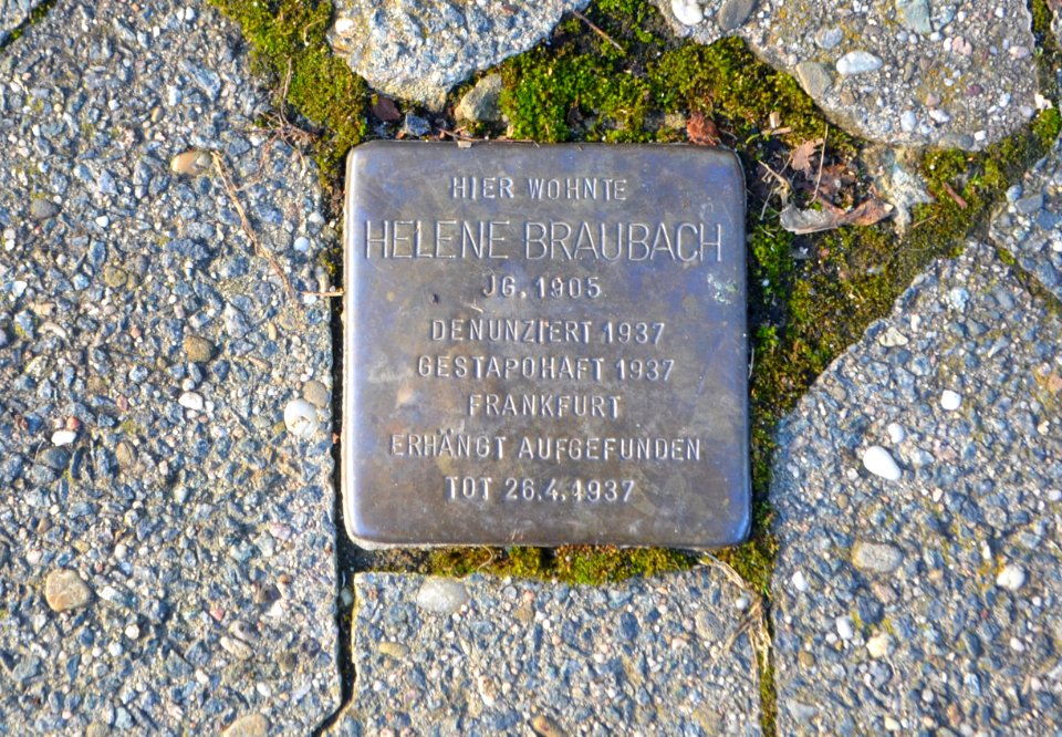 Kronberg, Walter-Schwagenscheidt-Straße 11, Stolperstein Helene Braubach