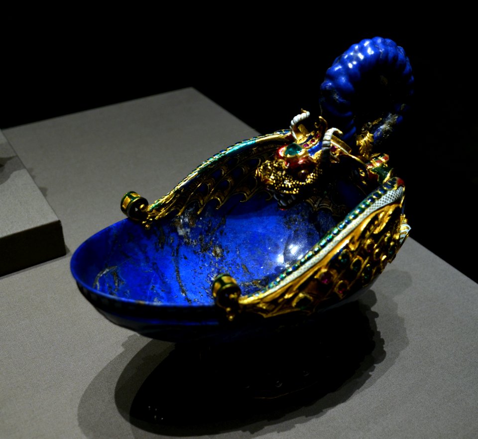 Kunsthistorisches Museum 09 04 2013 Dragon bowl Miseroni